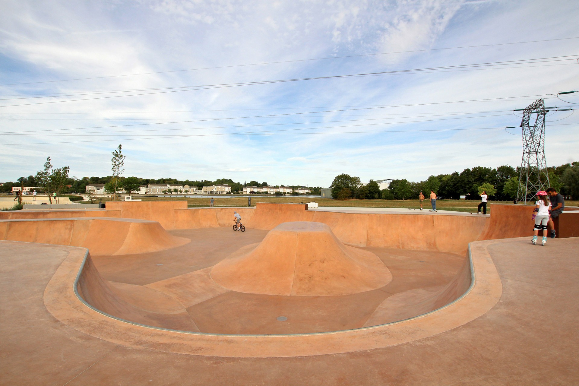 Arthur Noyer Skatepark Bourges Skate Spot 4/5