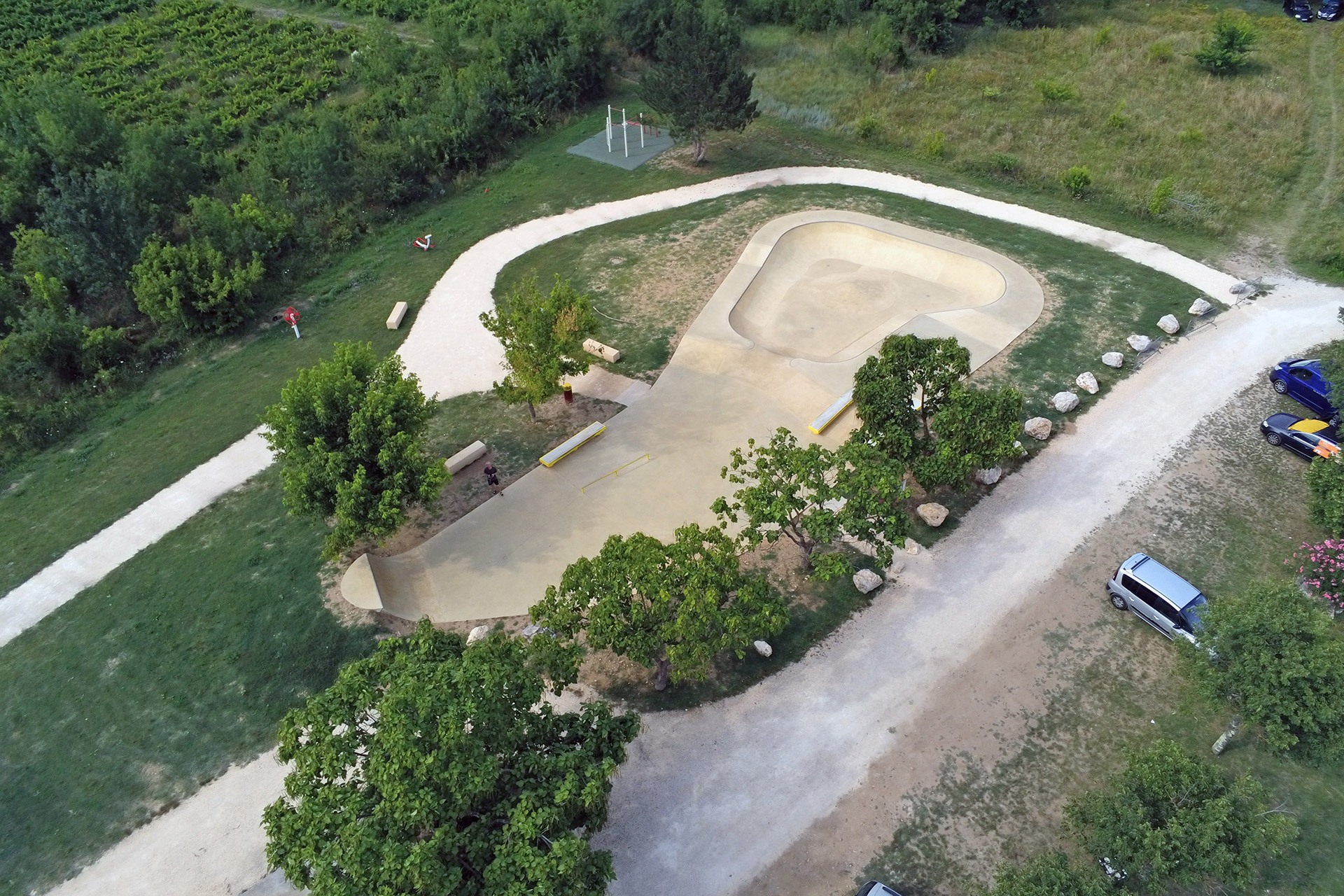 La Plage Bowl Goudargues Skate Spot 4/5