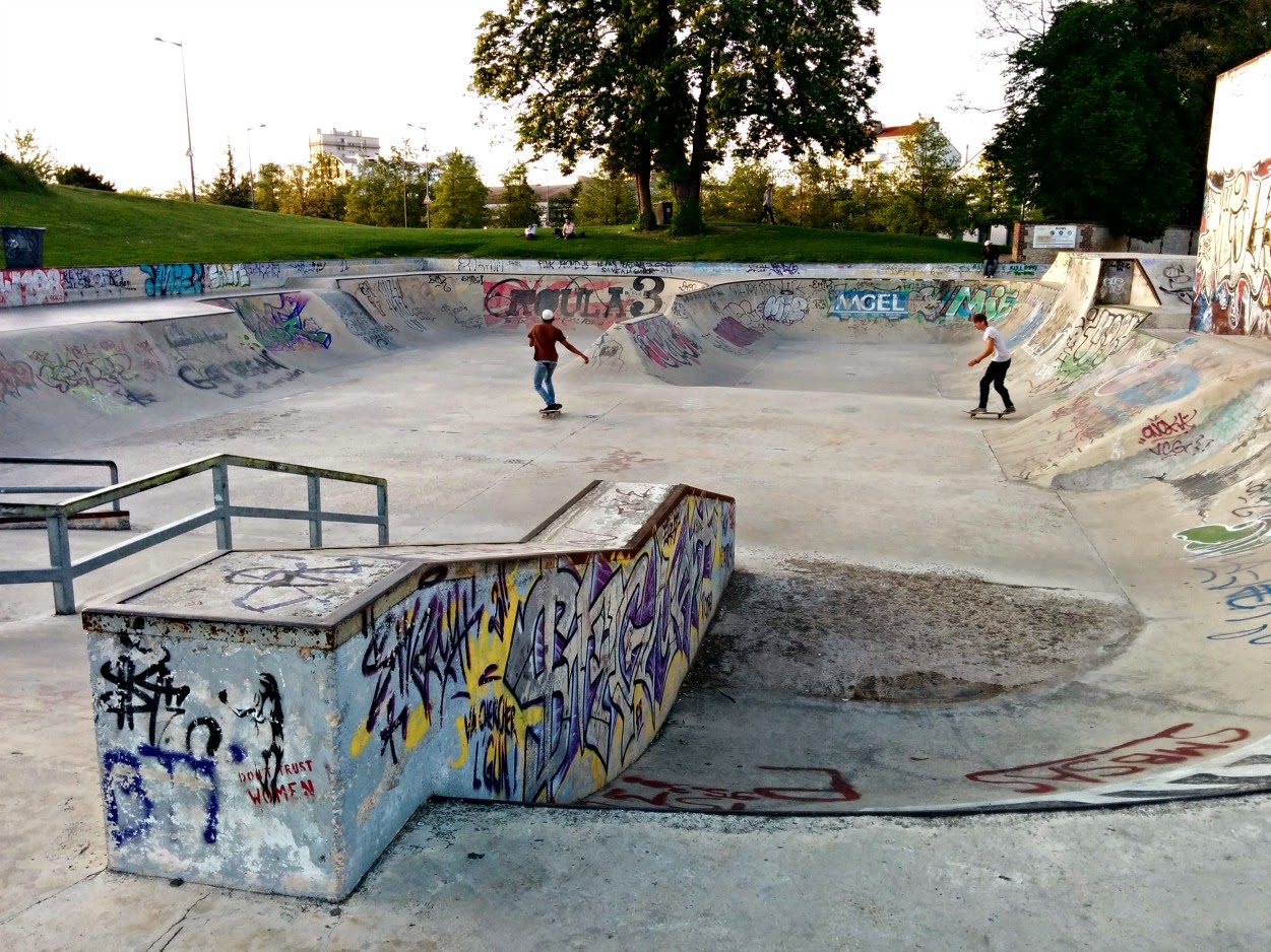 Les Deux Rives Bowl Troyes Skate Spot 4/5