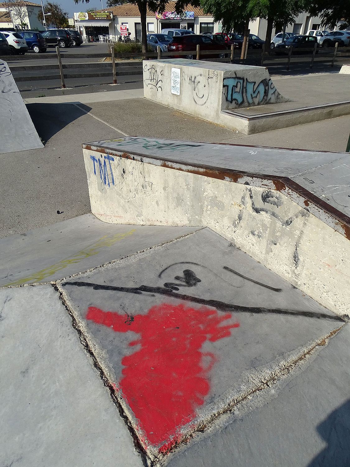 Neuf des Boudres Skatepark Aigues Mortes Skate Spot 2/5