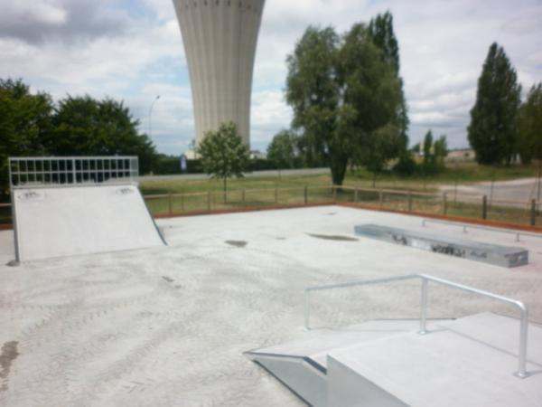 Le Chateau d' Eau Skatepark Cognac Skate Spot 2/5