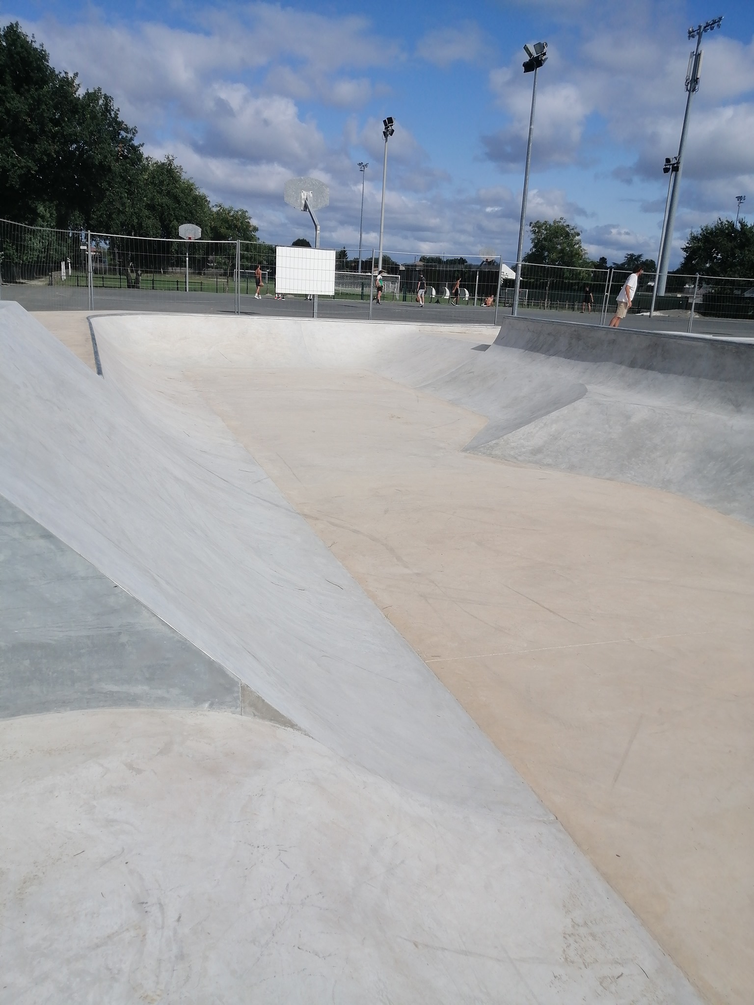 Cosec Bowl Saint Médard en Jalles Skate Spot 4/5