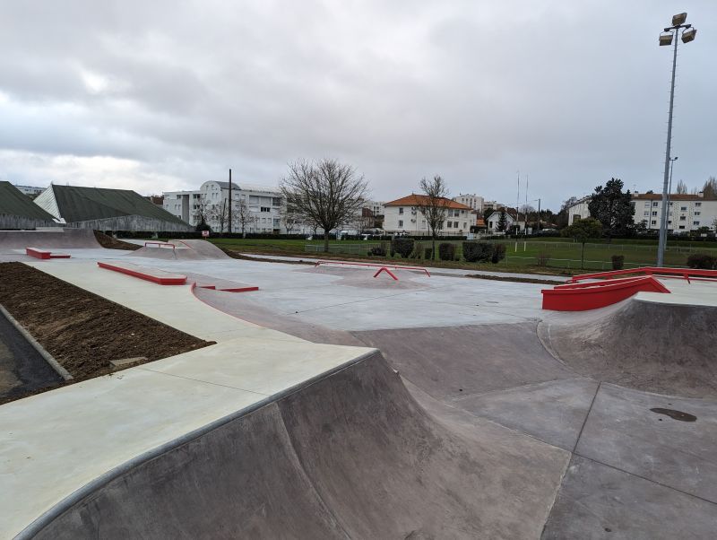 Rébeilleau Skatepark Poitiers Skate Spot 3/5