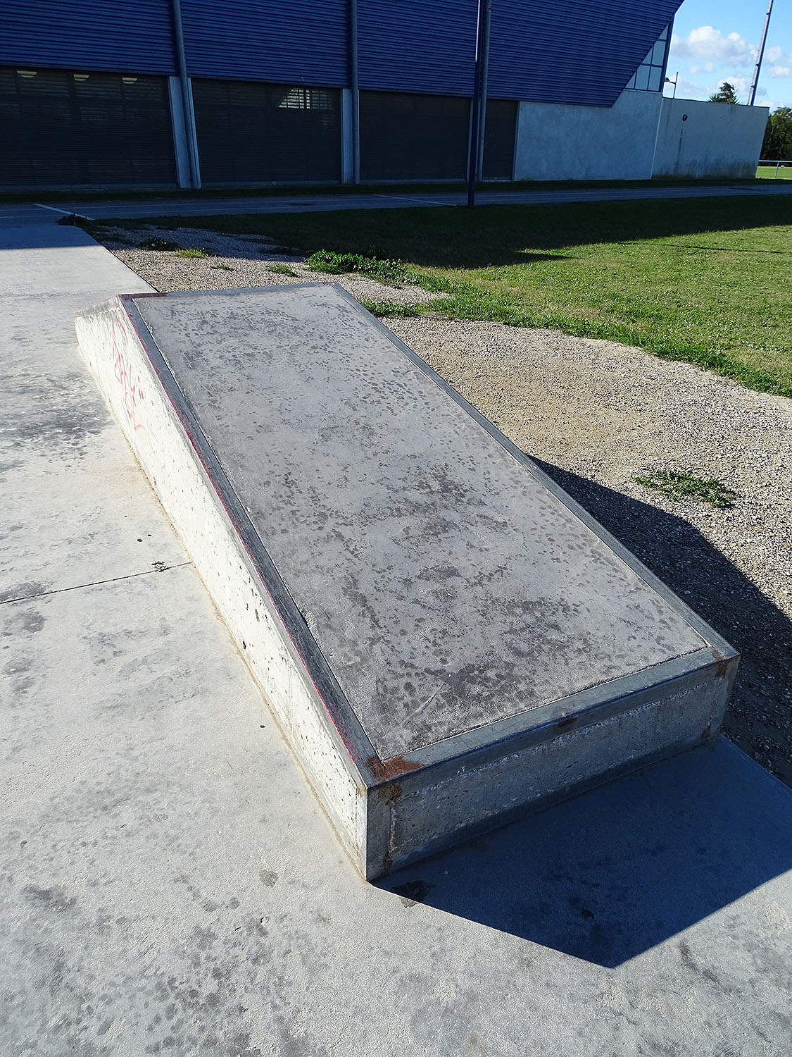 Halle Des Sports Bowl Torreilles Skate Spot 3/5