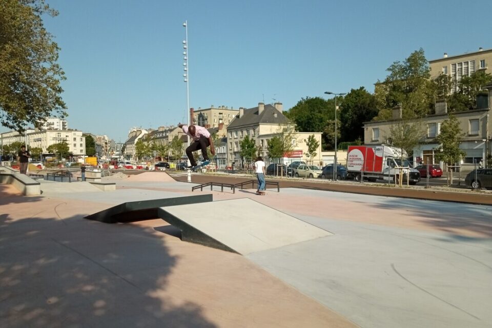 La Rue d' Auge Spot Street Caen Skate Spot 4/5