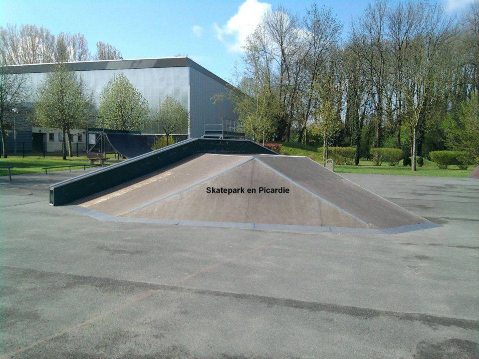 Plaine de Jeux Skatepark Gouvieux Skate Spot 2/5