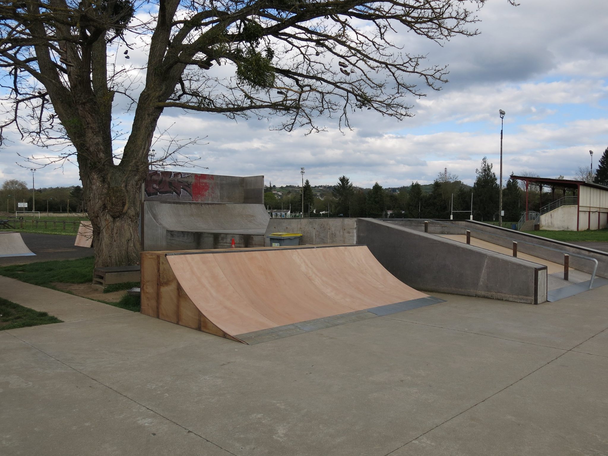 Bellerive Do It Yourself Bellerive sur Allier Skate Spot 3/5