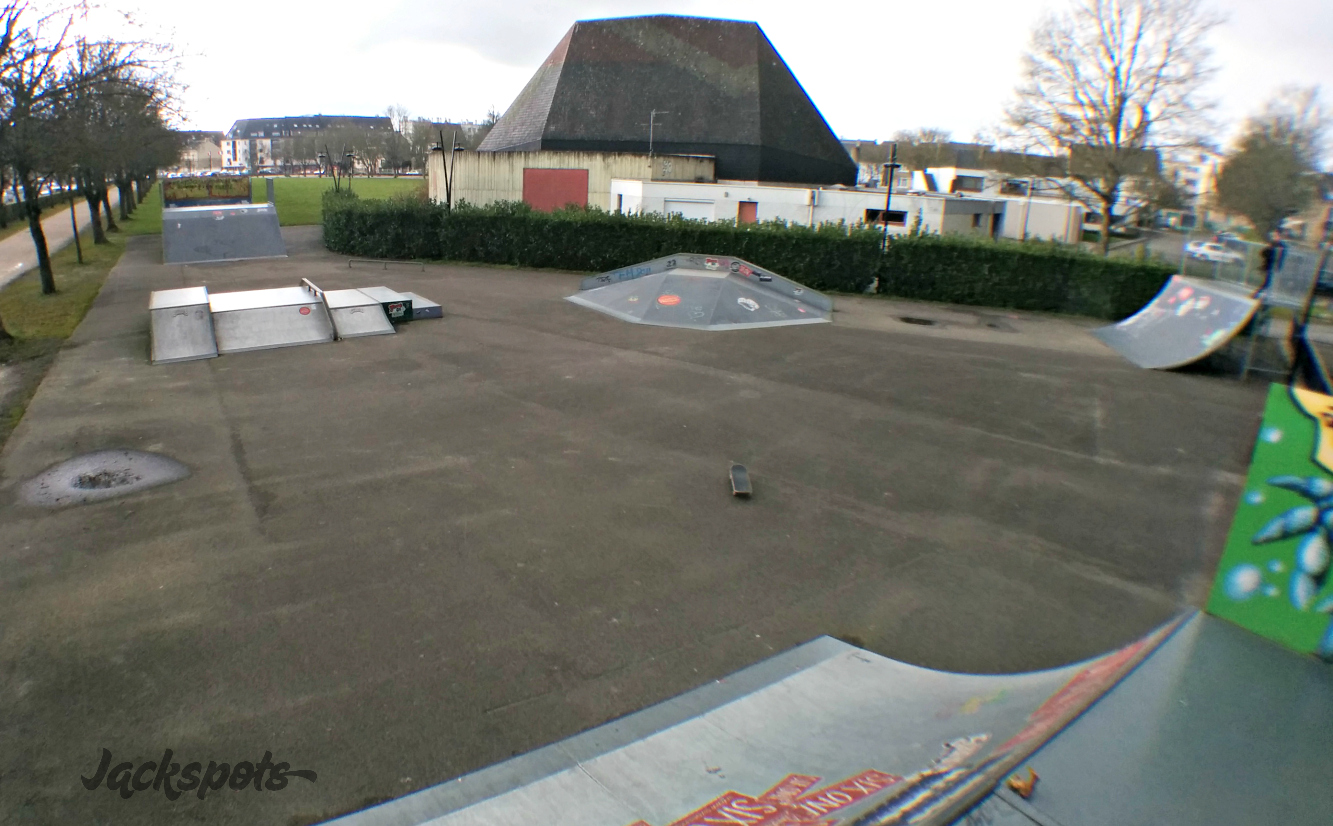 Scène Nationale 61 Skatepark Alençon Skate Spot 2/5