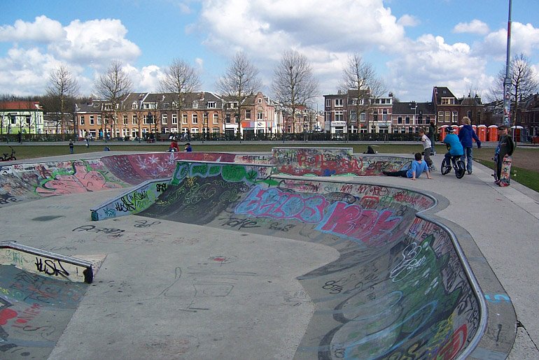 Griftpark Bowl Utrecht Skate Spot 4/5