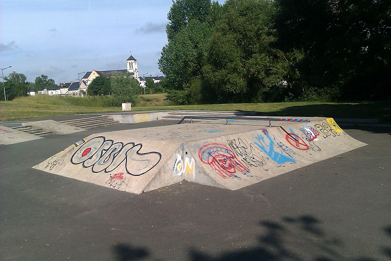 Écouflant Skatepark Écouflant Skate Spot 2/5