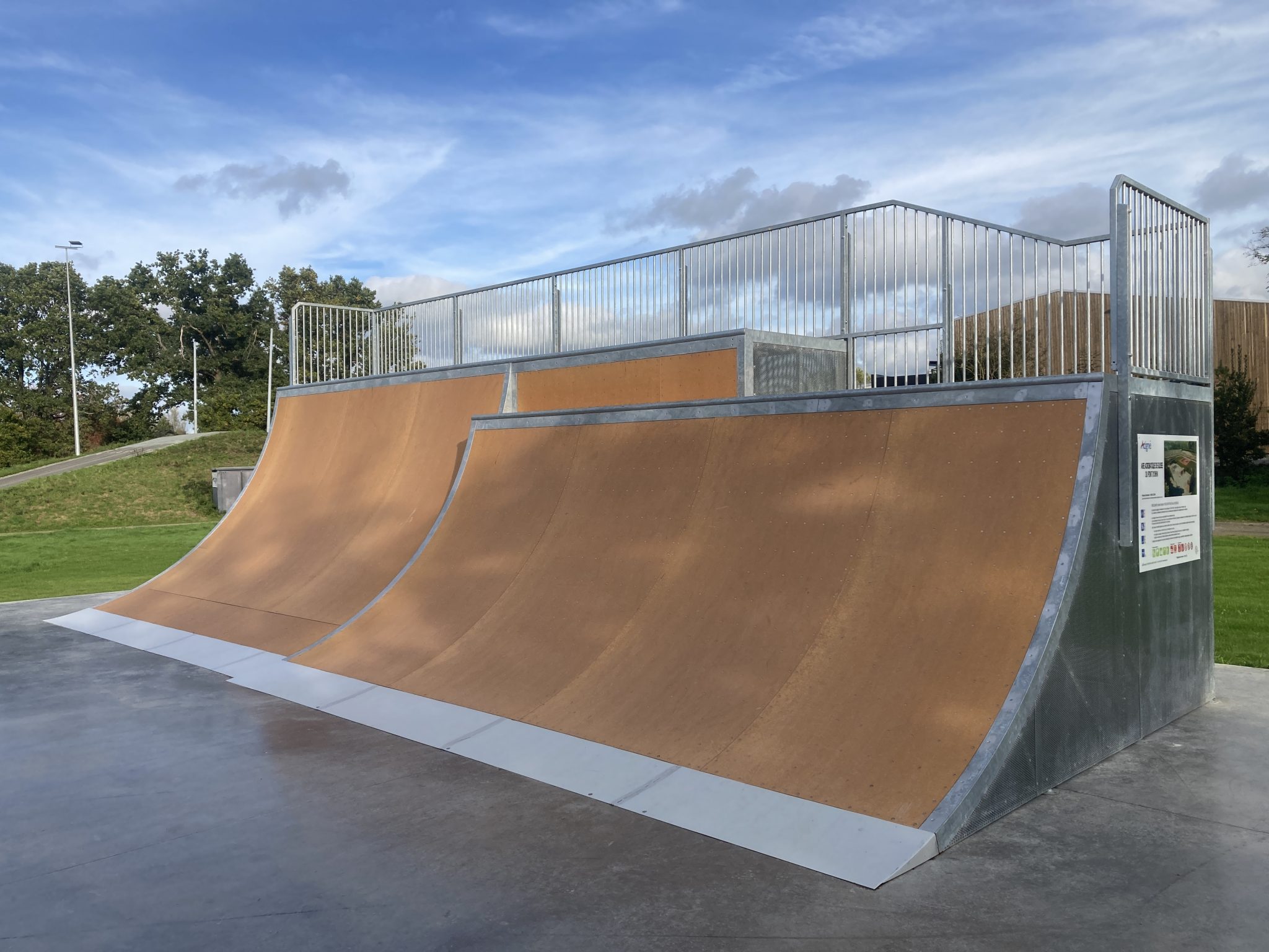 Plan D' Eau Skatepark Acigné Skate Spot 3/5