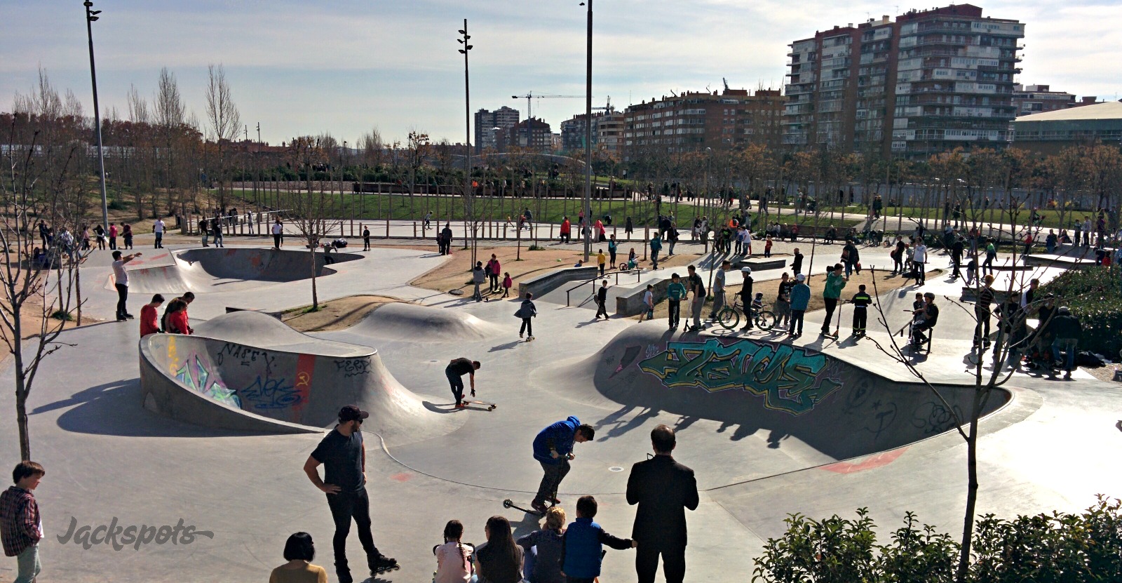 Rio Legazpi Skatepark Madrid Skate Spot 5/5