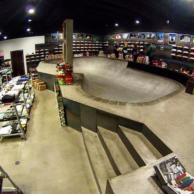 Titus Bowl Berlin Skate Spot 3/5