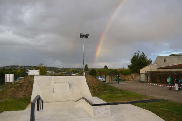 Mairie Skatepark Saulx les Chartreux Skate Spot 2/5