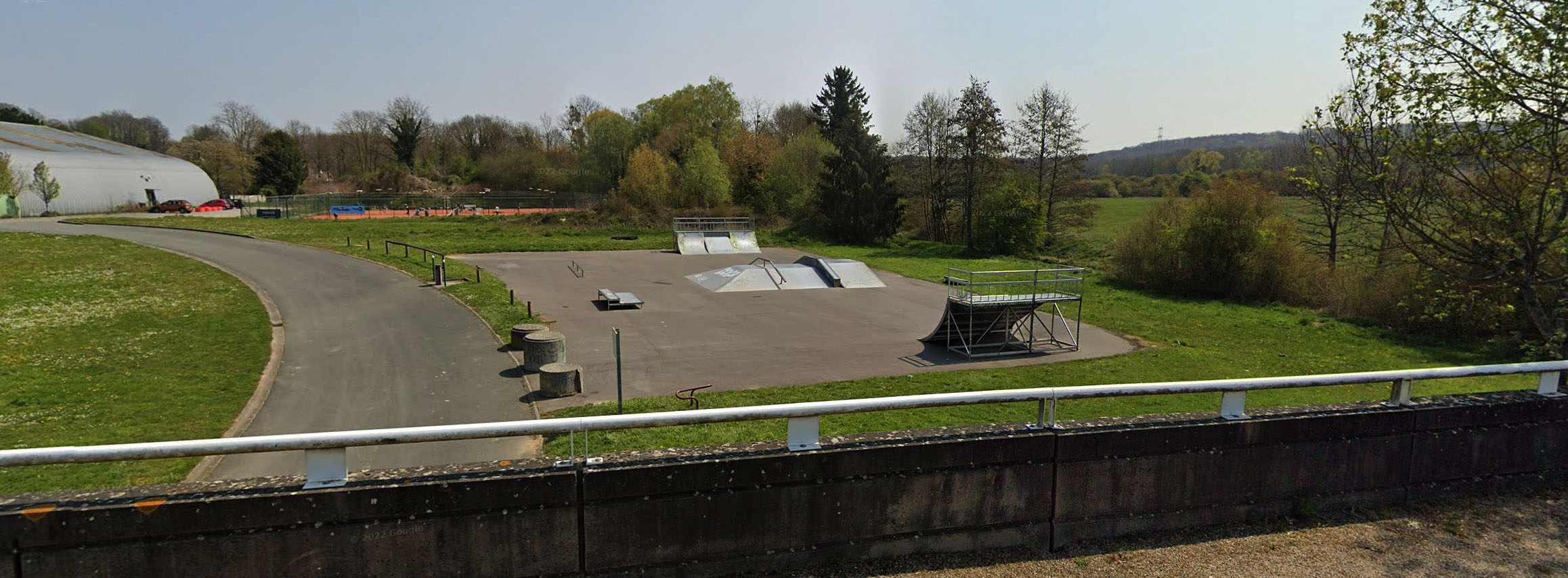 Dourdan Skatepark Dourdan Skate Spot 2/5