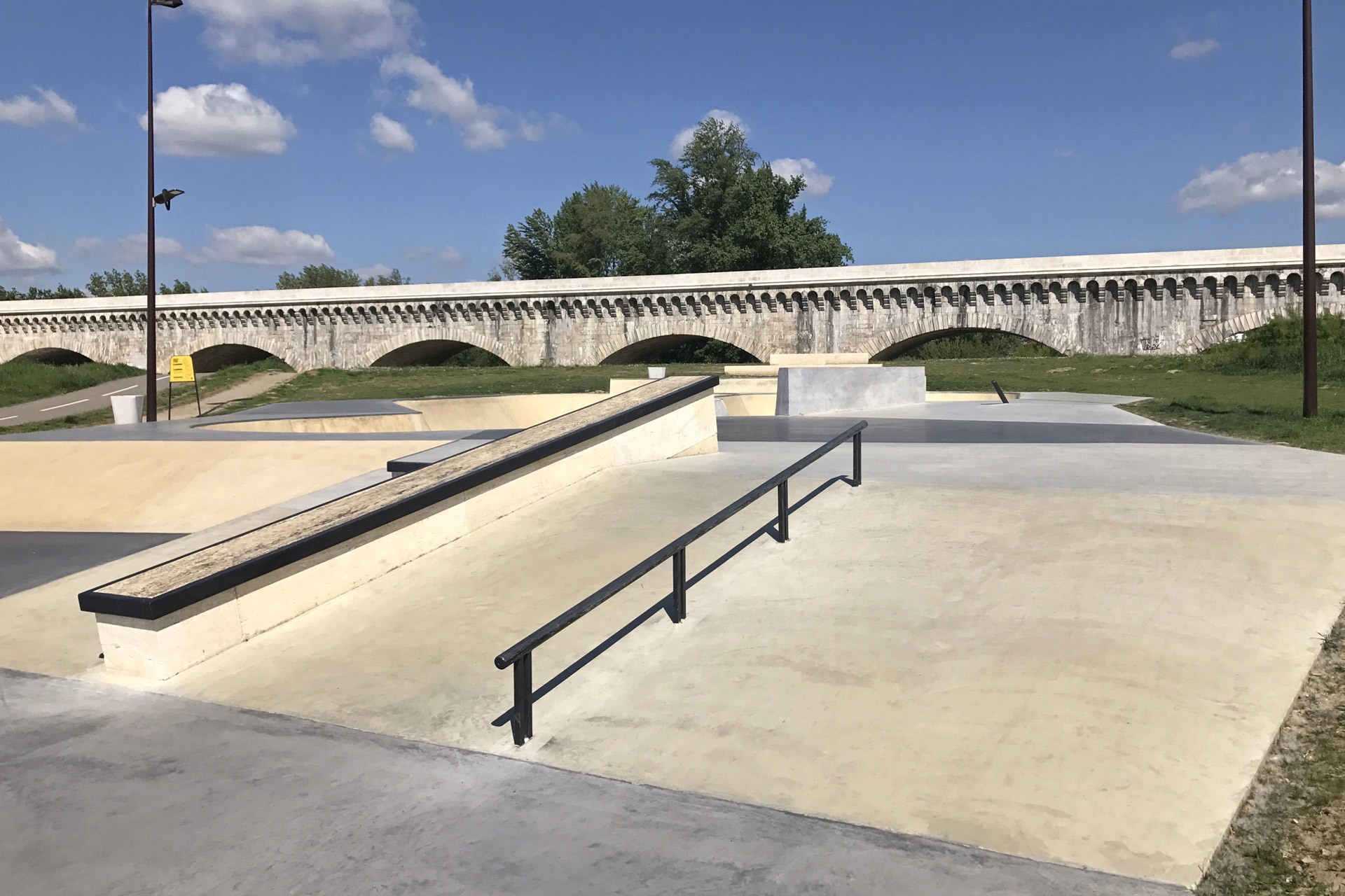 Le Pont Canal Skatepark Agen Skate Spot 4/5