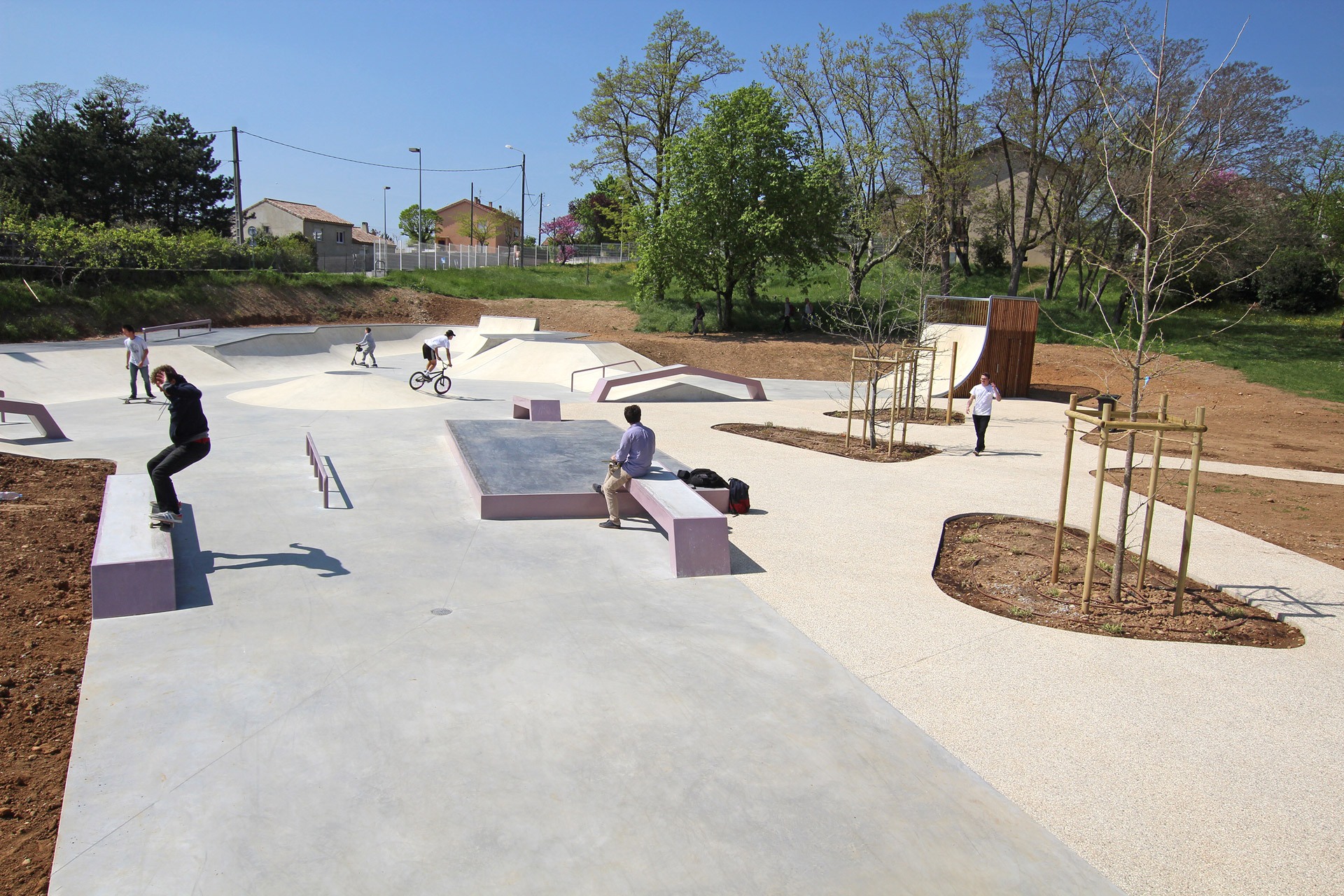 MJC Skatepark Saint Marcel lès Valence Skate Spot 3/5