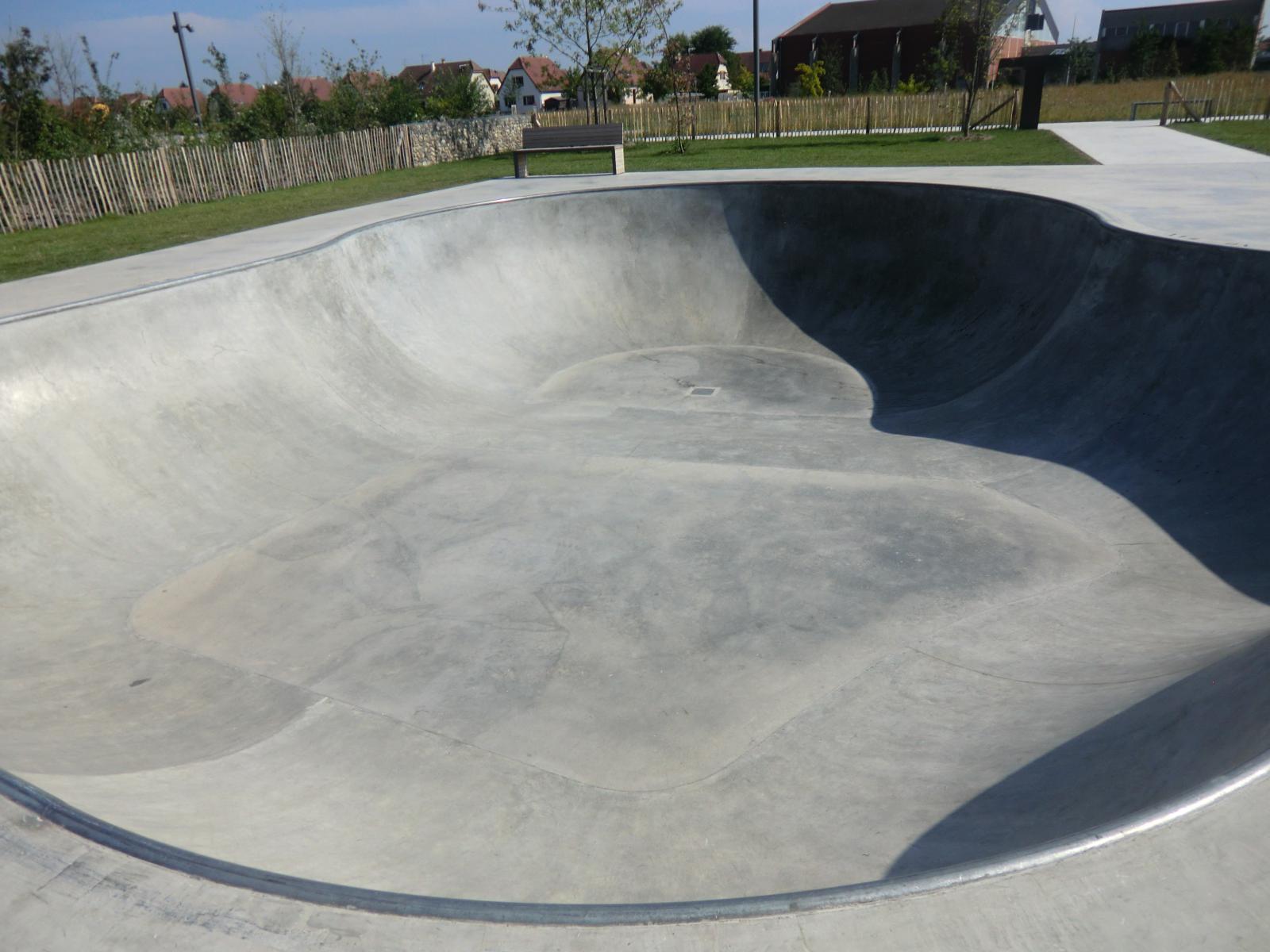 Parc des Gravières Bowl Kingersheim Skate Spot 4/5