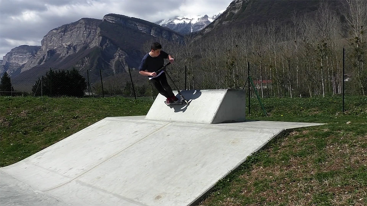 Cimetière Skatepark La Terrasse Skate Spot 2/5