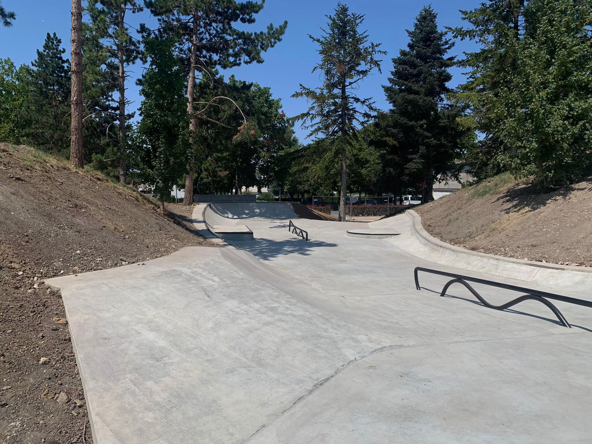 La Passerelle Bowl Issoudun Skate Spot 5/5