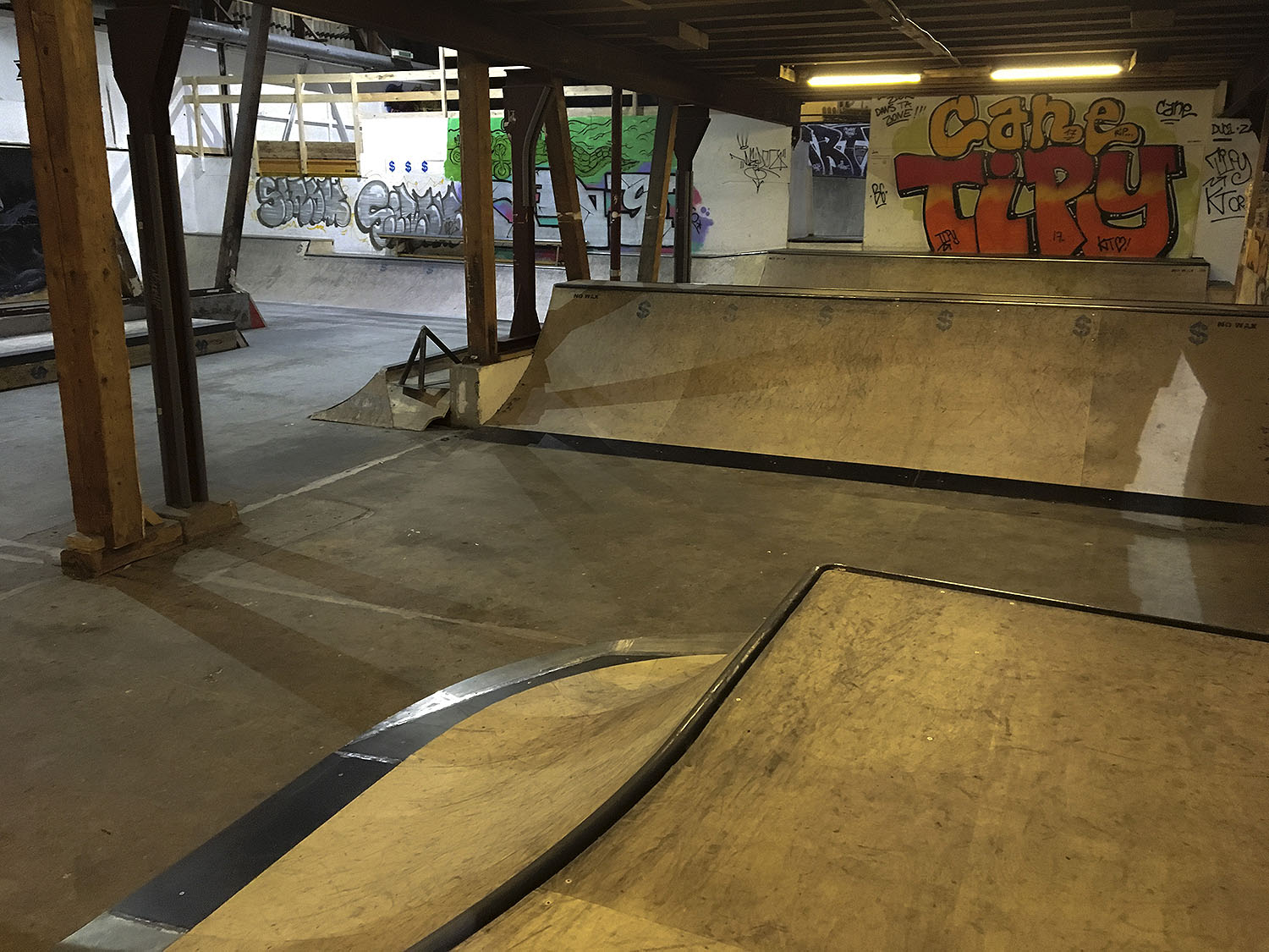 La Fièvre Hs36 Indoor Lausanne Skate Spot 5/5