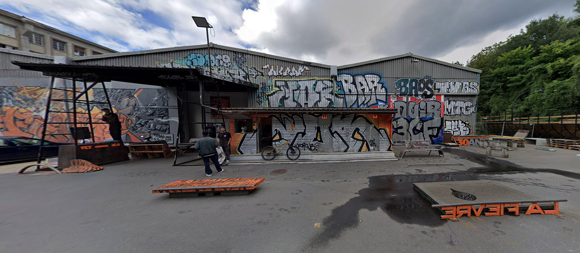 La Fièvre Hs36 OUT Spot Street Lausanne Skate Spot 4/5