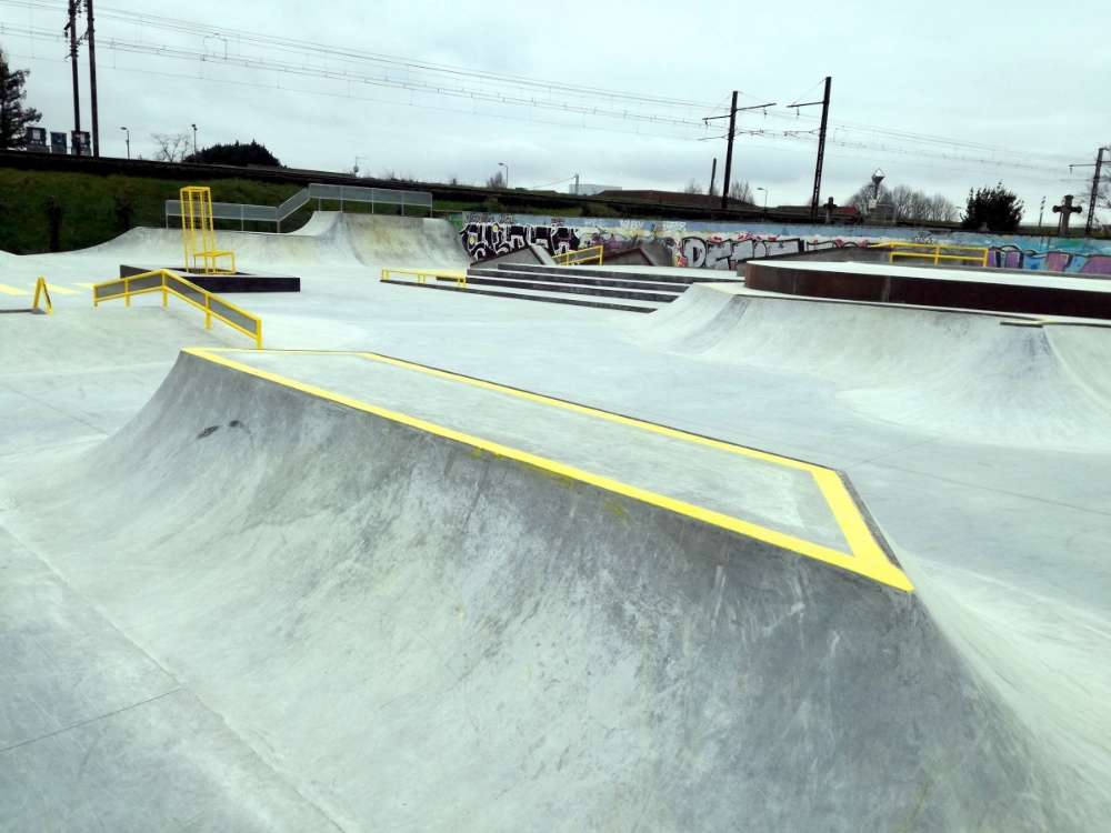 Le Cimetière Skatepark Libourne Skate Spot 4/5