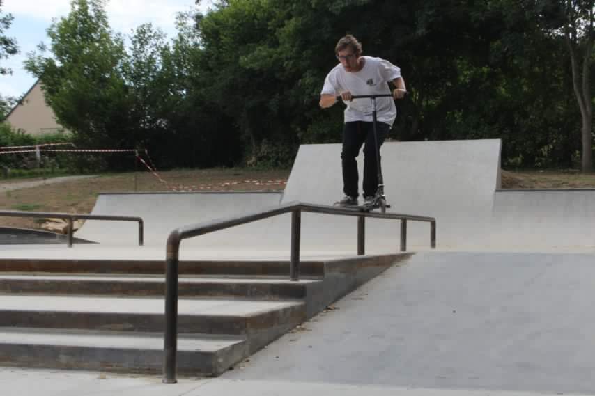 Les Granges Skatepark Mortagne au Perche Skate Spot 3/5
