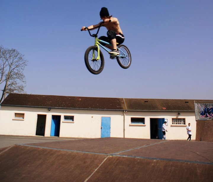 Le Quai Skatepark Château Thierry Skate Spot 2/5