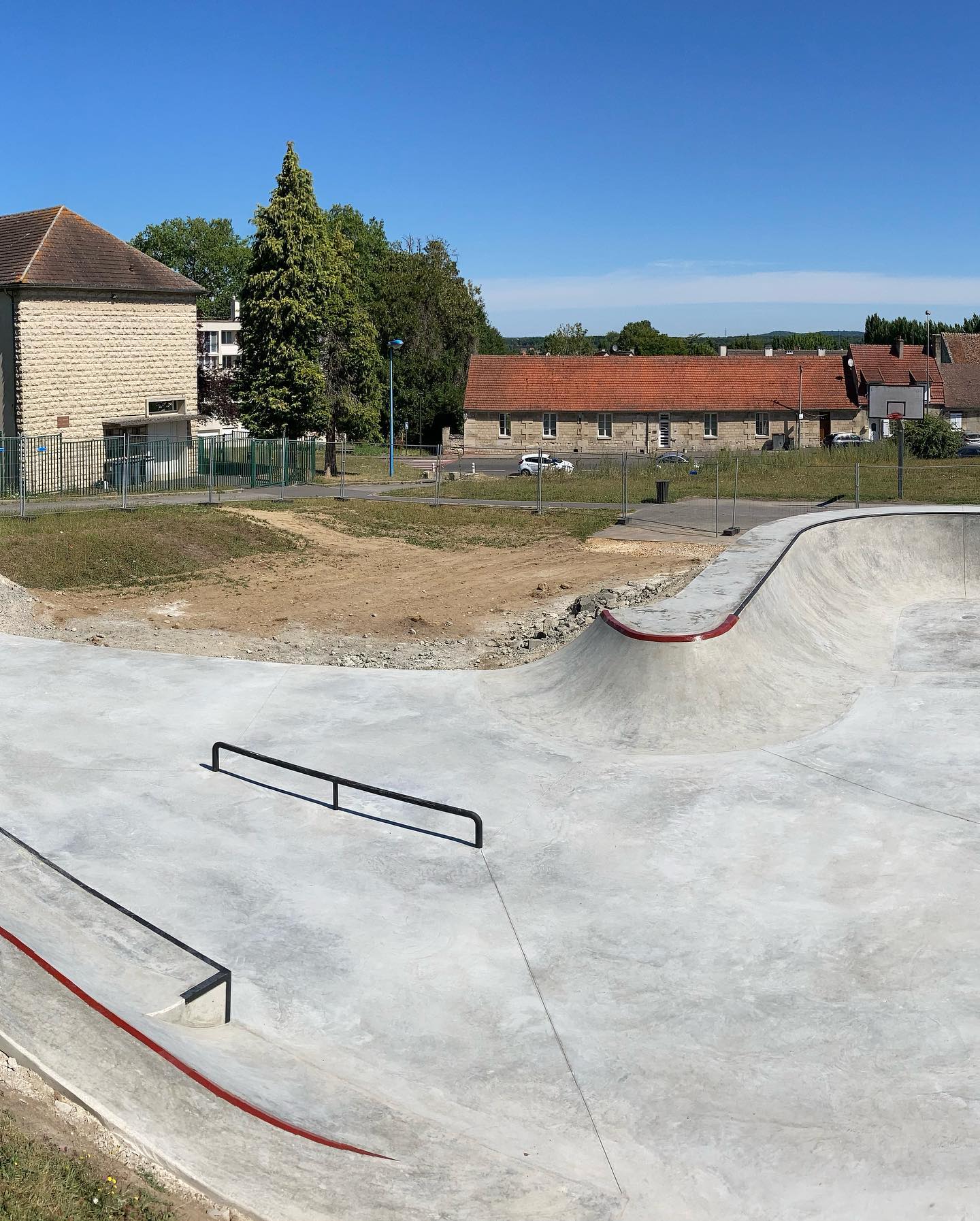 Langevin Skatepark Pont Sainte Maxence Skate Spot 3/5