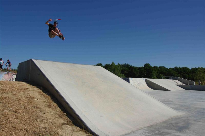 Cazan Skatepark Vernègues Skate Spot 3/5
