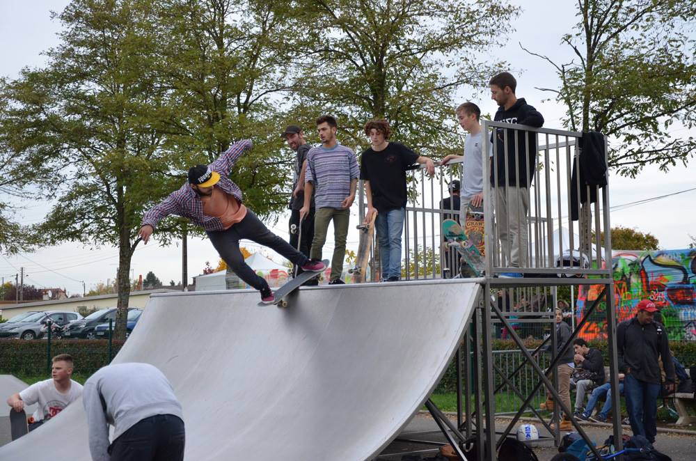 Francheville Skatepark Varennes Vauzelles Skate Spot 2/5