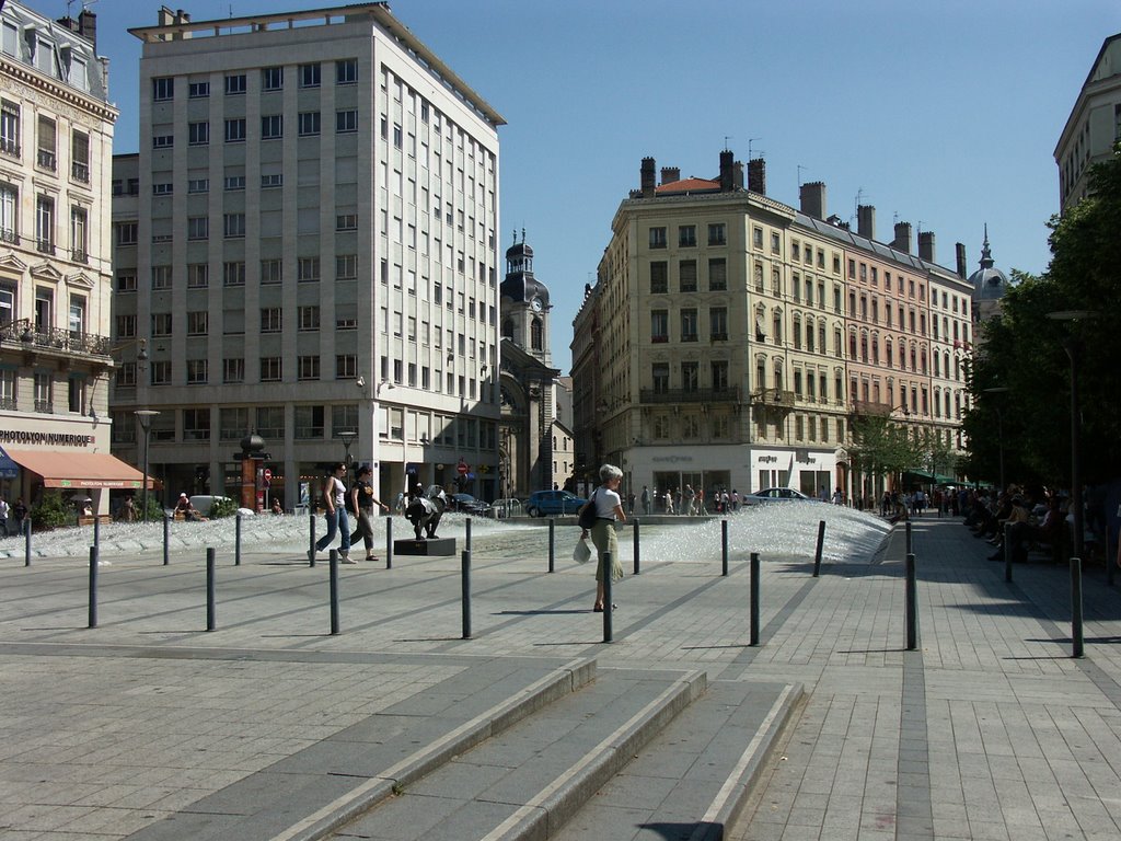 Place de la République Spot Street Lyon Skate Spot 3/5