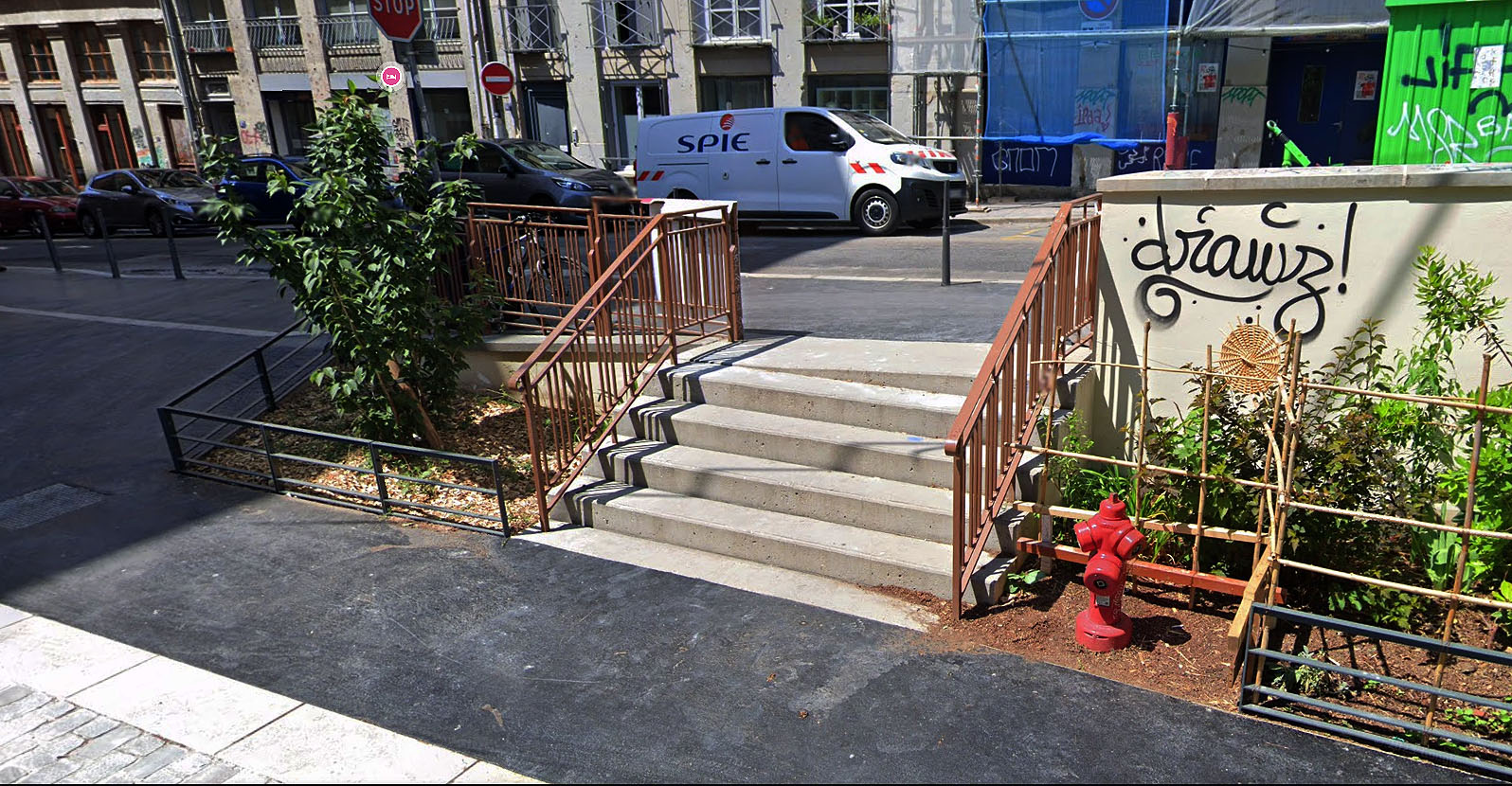 Place Chardonnet Spot Street Lyon Skate Spot 2/5
