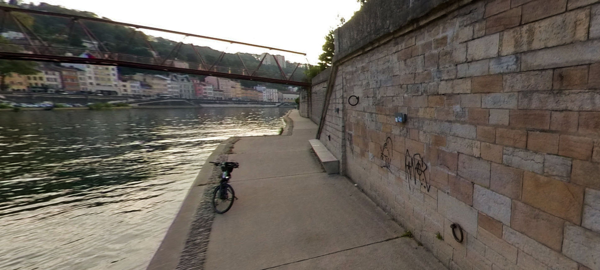 Les Planches Spot Street Lyon Skate Spot 2/5
