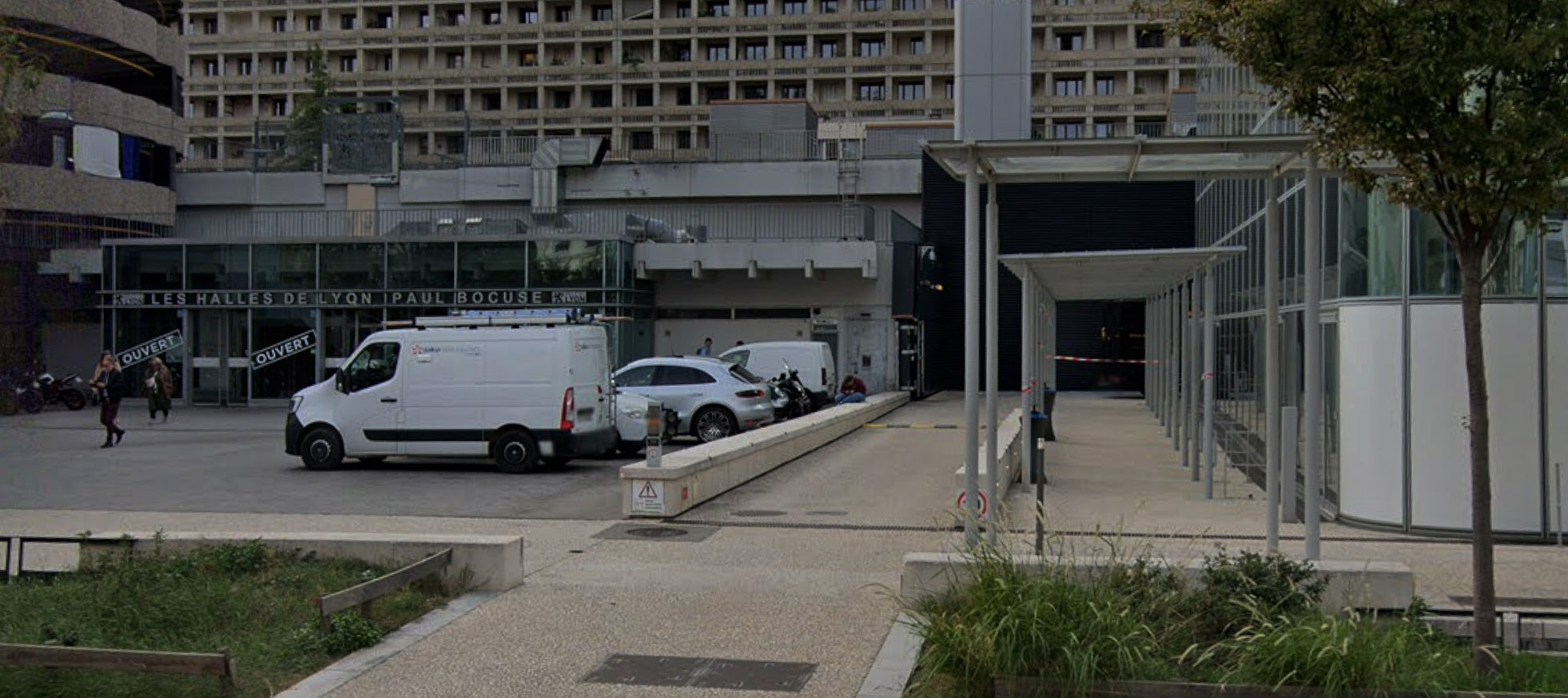 Les Halles Parc Spot Street Lyon Skate Spot 3/5