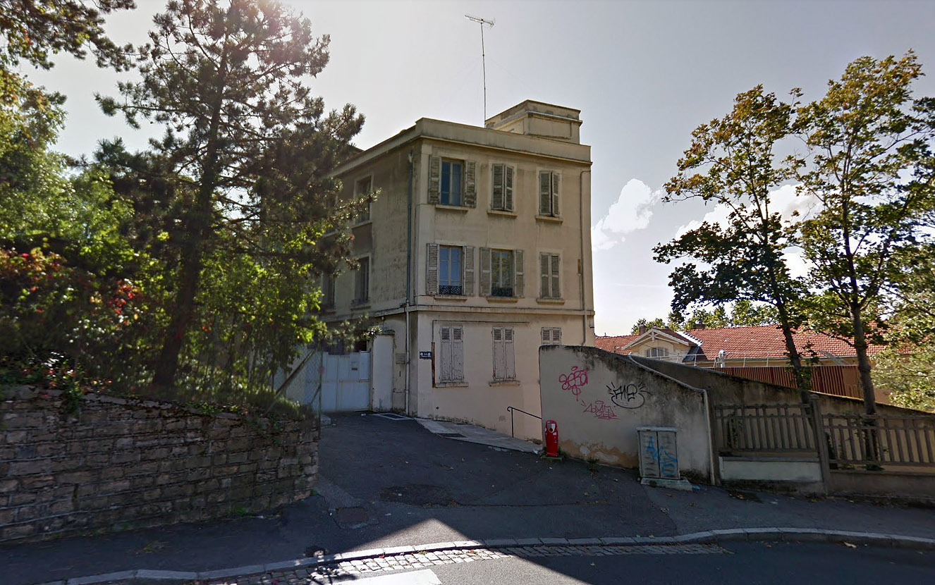 Chapeau Rouge Spot Street Lyon Skate Spot 4/5