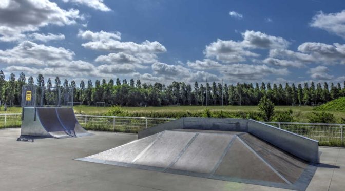 Grand Godet Skatepark Villeneuve le Roi Skate Spot 2/5