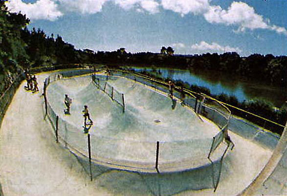 Moulin du Ter Bowl Ploemeur Skate Spot 3/5
