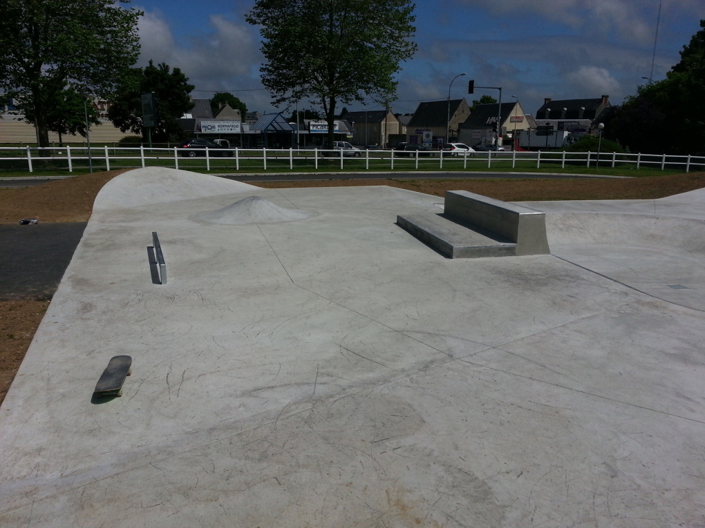 Bayeux Skatepark Bayeux Skate Spot 3/5