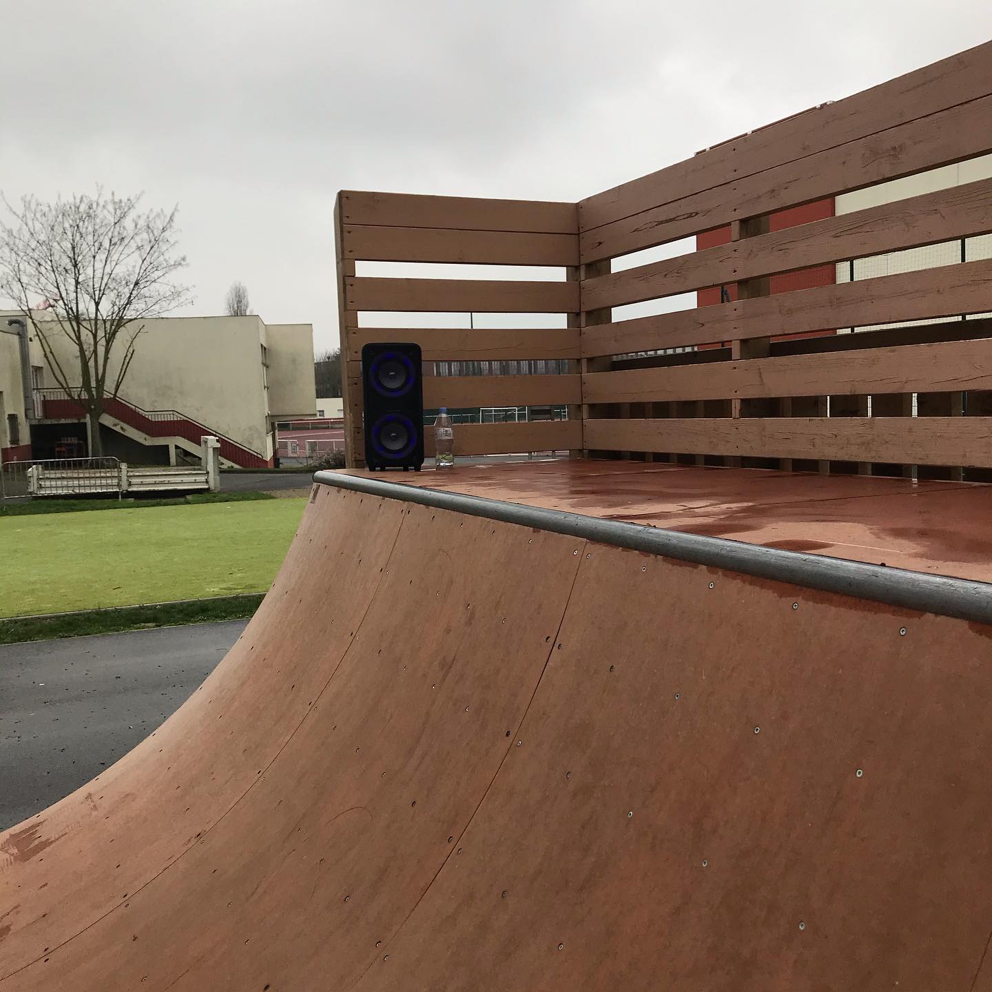 Stade des Esselieres Mini Le Kremlin Bicêtre Skate Spot 3/5
