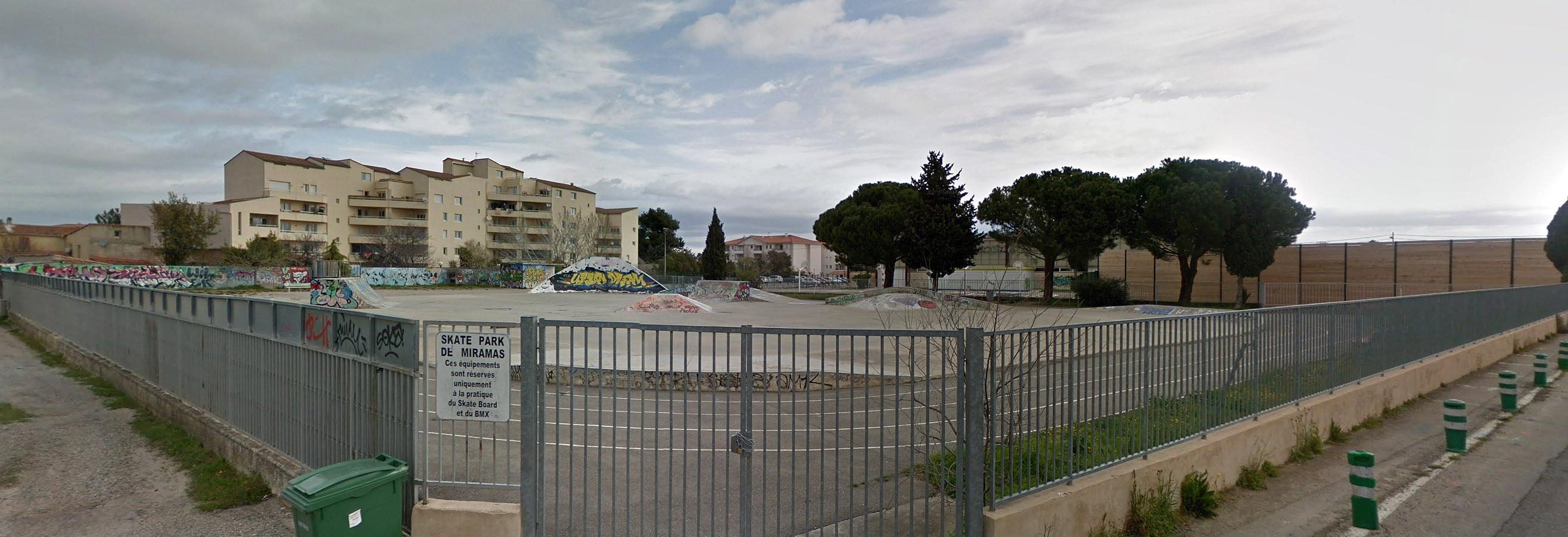 Le Coup Perdu Skatepark Miramas Skate Spot 2/5