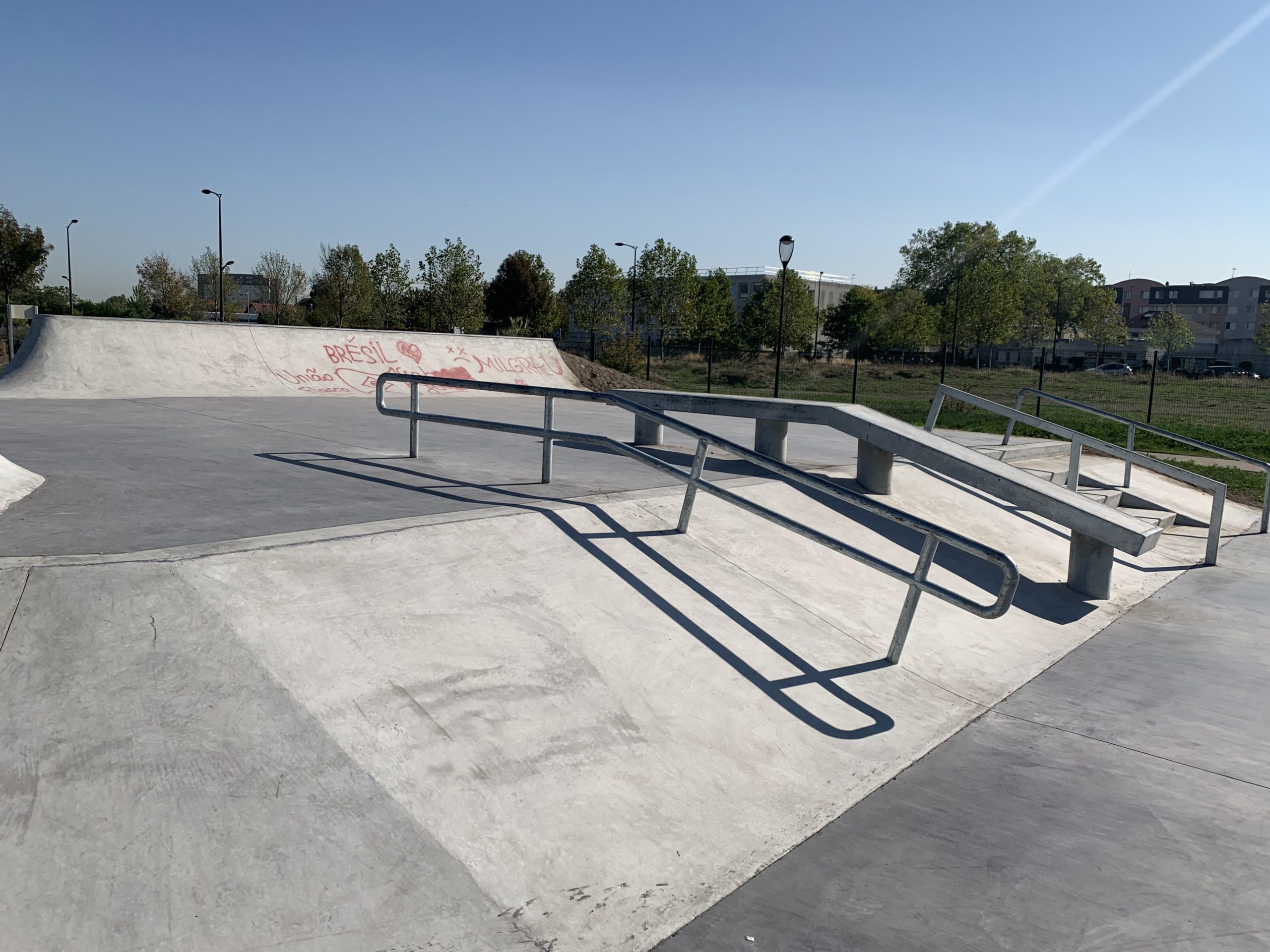 Les Vanneaux Skatepark Achères Skate Spot 4/5