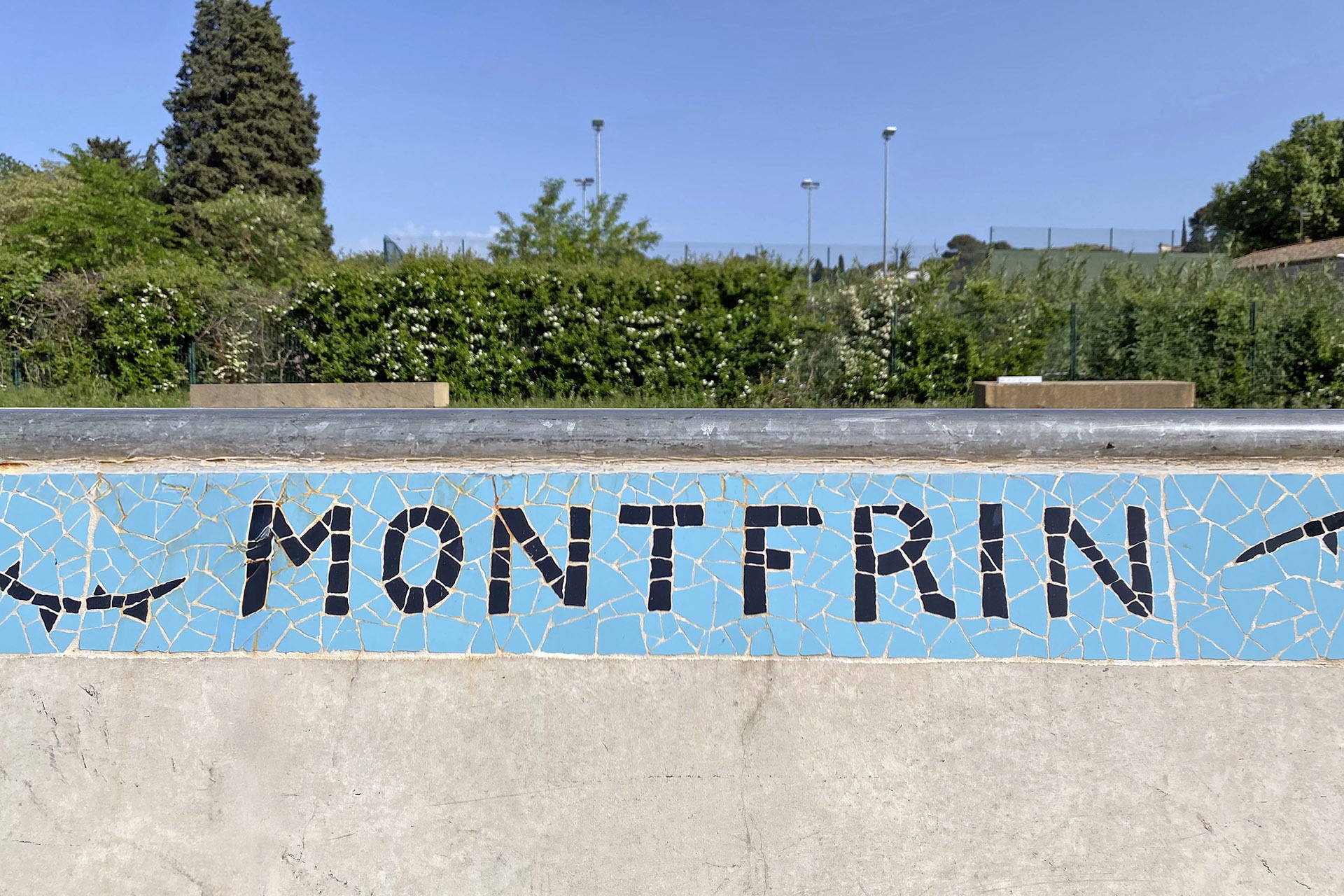 La Piscine Bowl Montfrin Skate Spot 3/5