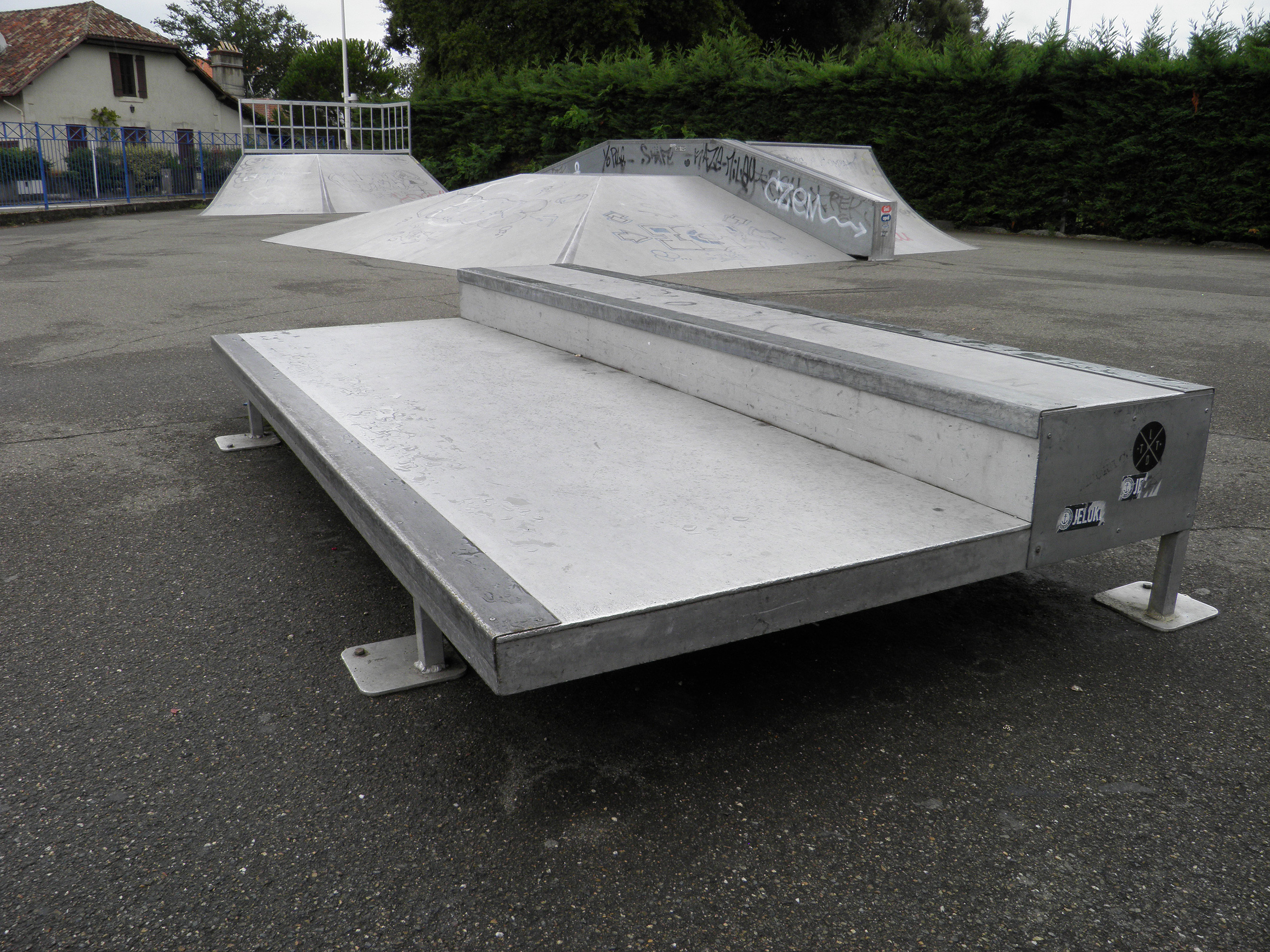 Stade Triscos Skatepark Biscarrosse Skate Spot 2/5