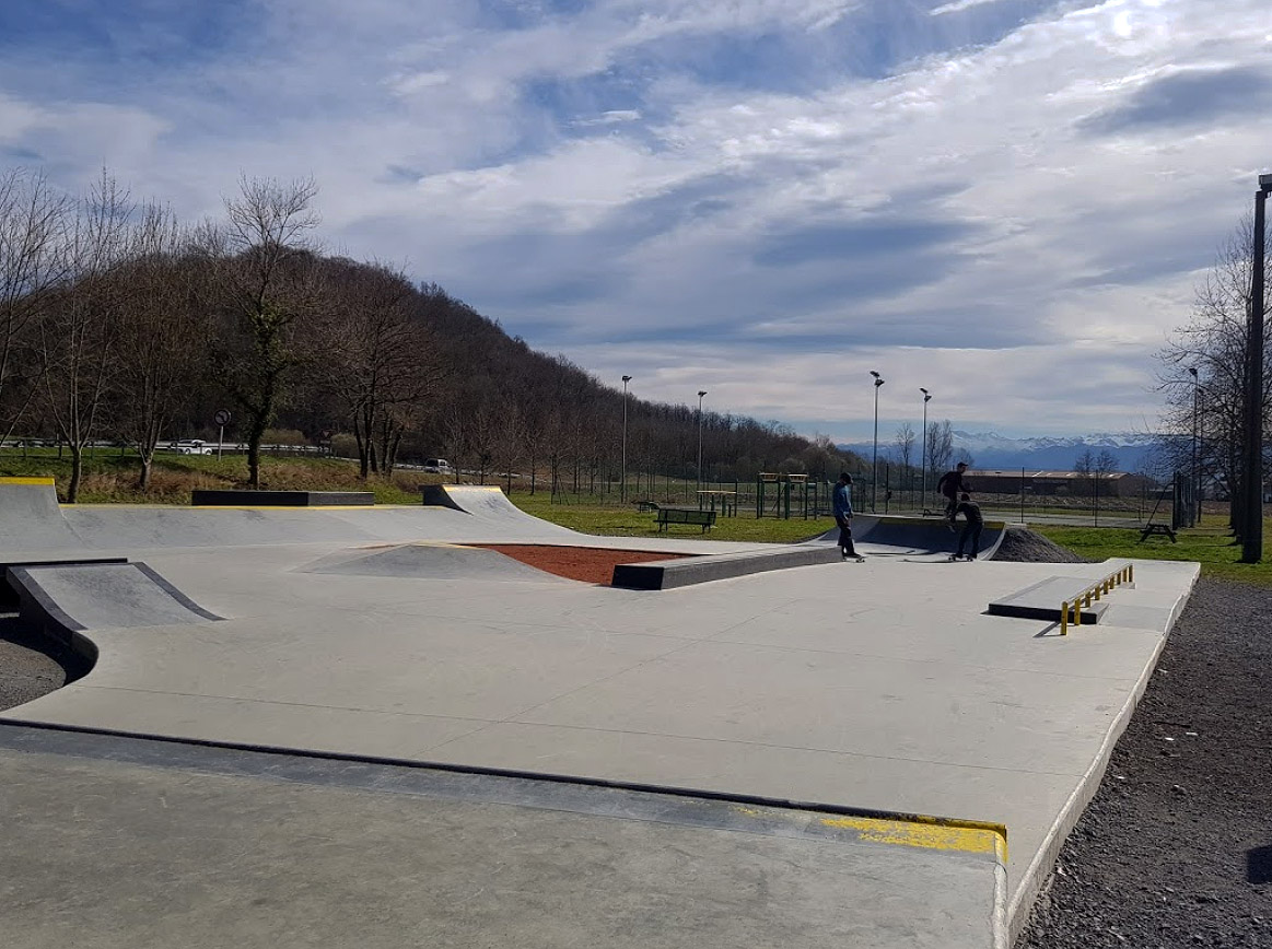 Le Lagoin Skatepark Assat Skate Spot 3/5
