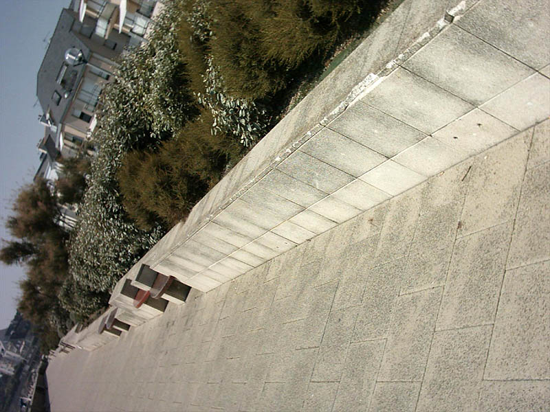 Le Quai Plaza Concarneau Skate Spot 4/5