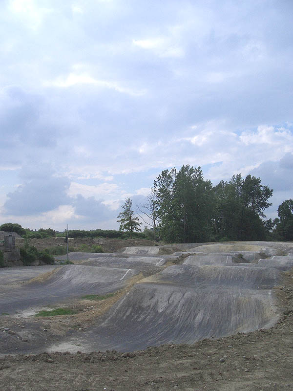 Plaine des Sports Dirt Denguin Skate Spot 3/5