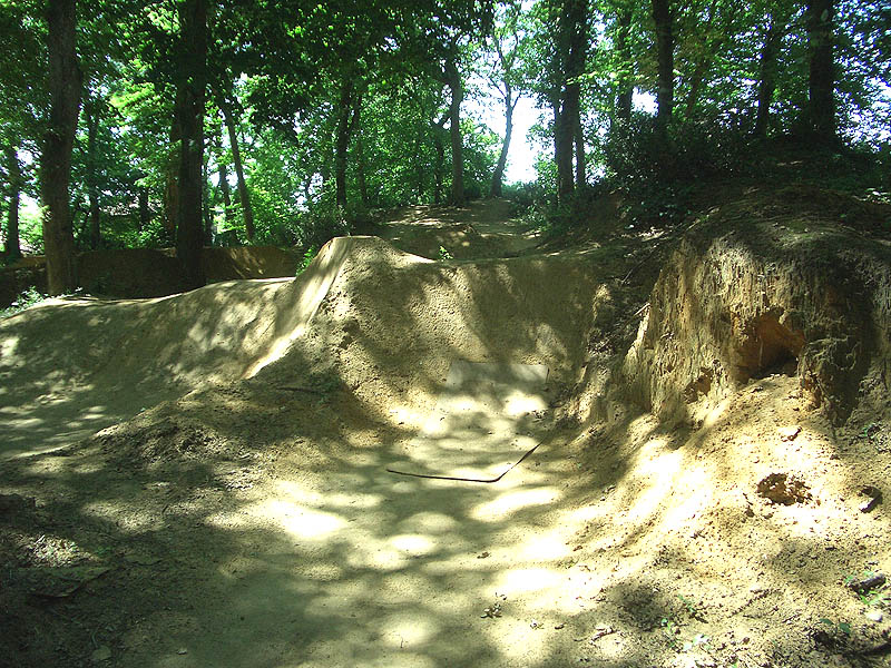 Nahuques Dirt Dirt Mont de Marsan Skate Spot 5/5