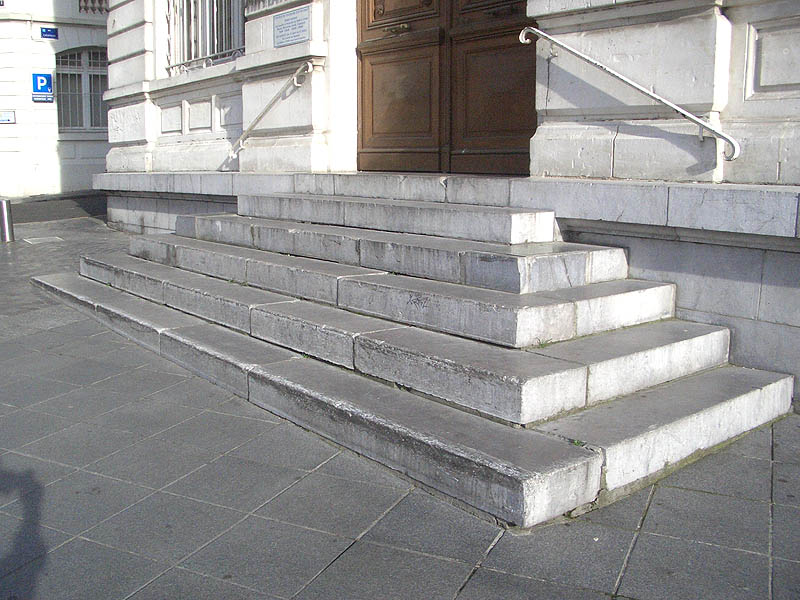 La Mairie Spot Street Mont de Marsan Skate Spot 4/5